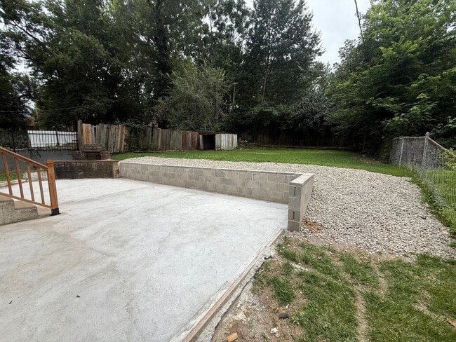 Building Photo - 9066 Pallardy Ln