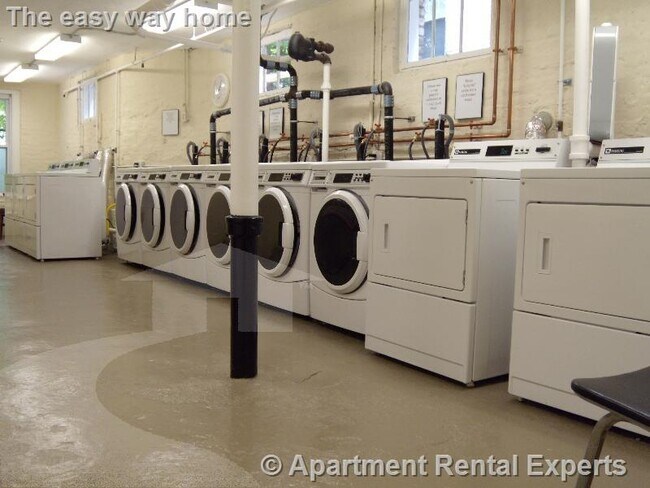 Building Photo - 156-158 Summer St Unit #115