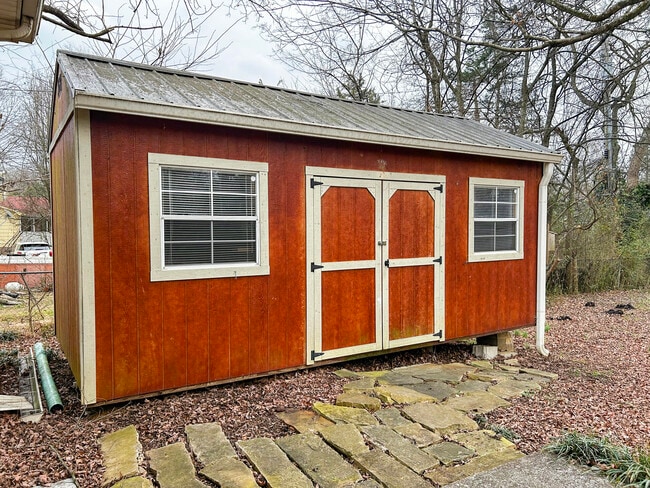 Building Photo - 675 Northview Dr NW