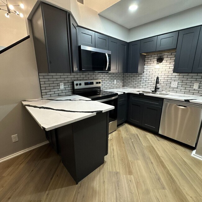 Building Photo - Luxurious 2-Bedroom Apartments with Modern...