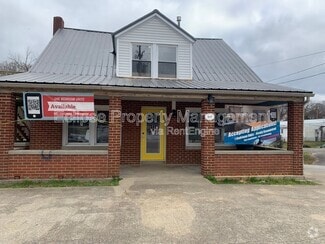 Building Photo - 202 N Main St