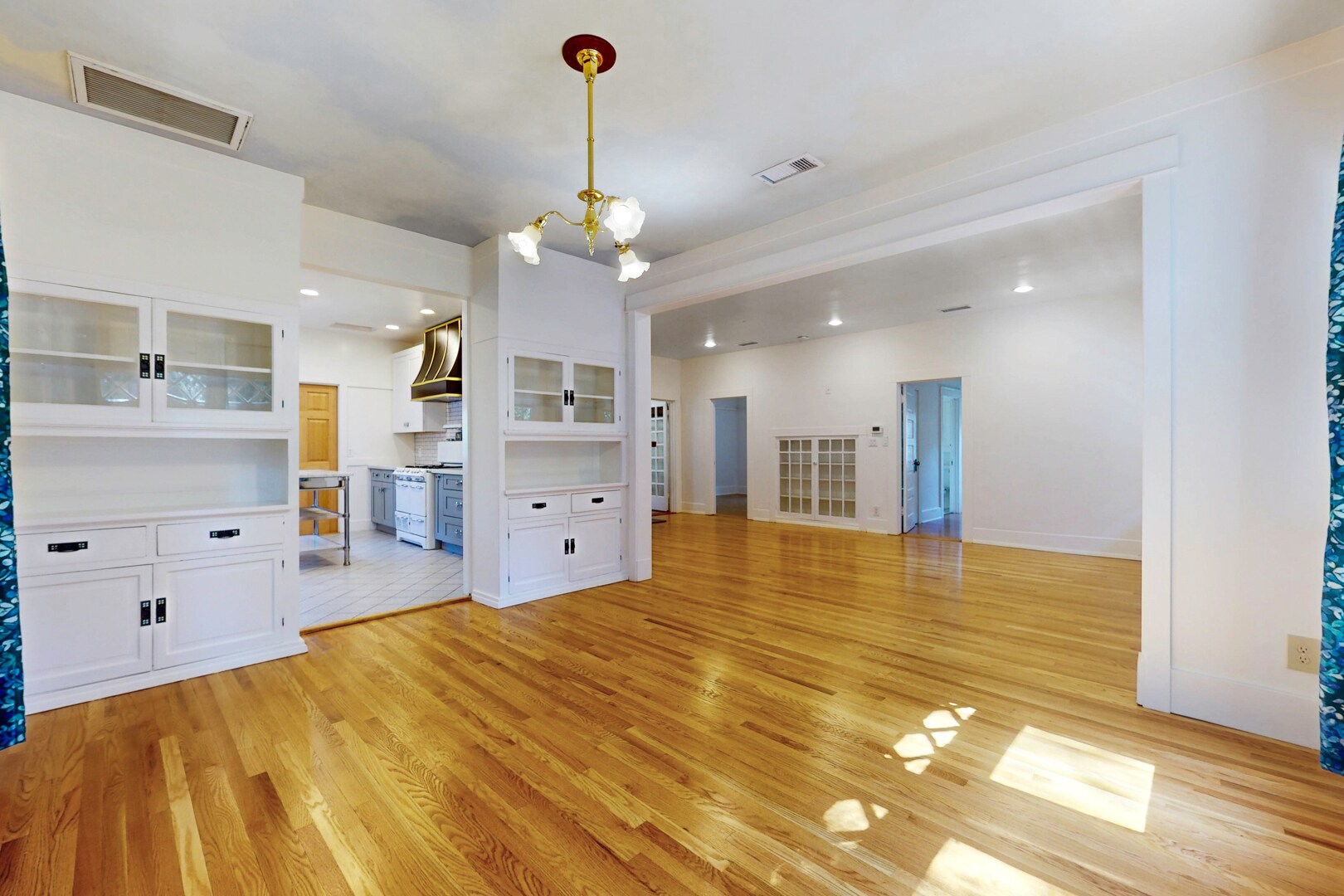 Building Photo - 1845 Las Lunas St