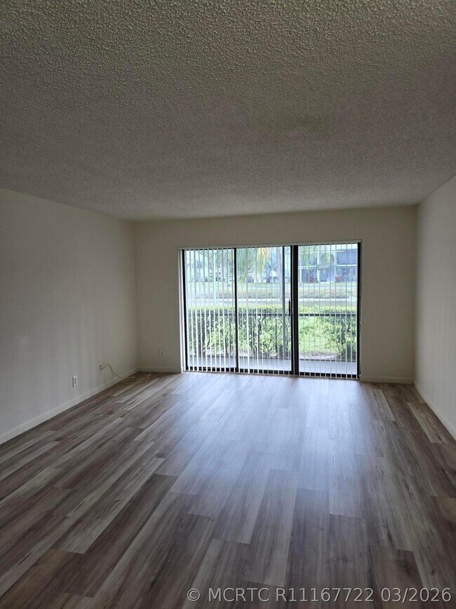 Building Photo - 1106 Green Pine Blvd