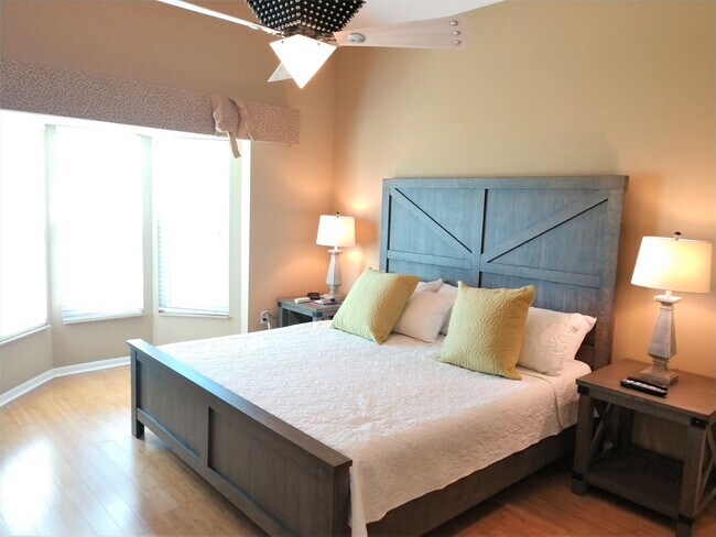 Building Photo - 540 Clubside Cir
