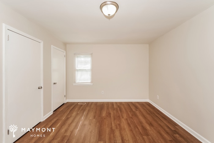 Building Photo - 370 Avon Cir