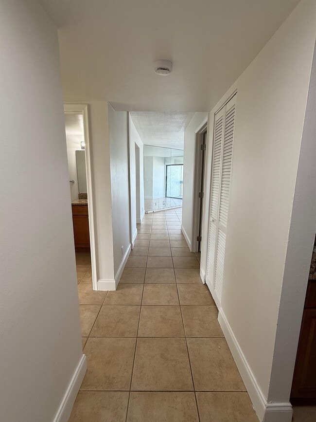 Building Photo - 1850 N Congress Ave