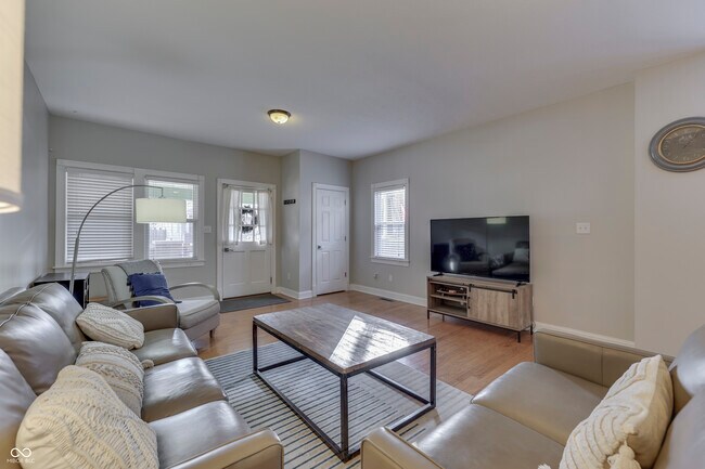 Building Photo - 2322 Alabama St