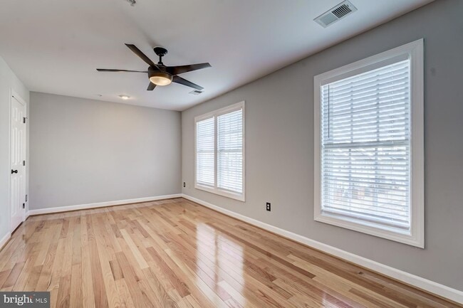 Building Photo - 5820 Pearson Ln