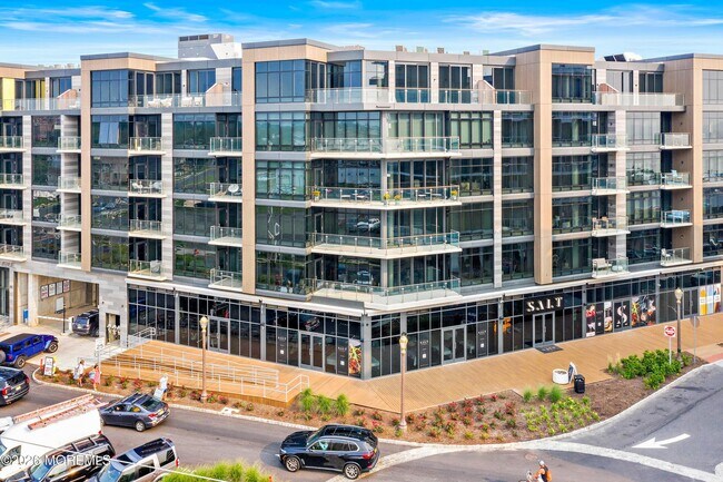 Building Photo - 15 Morris Ave