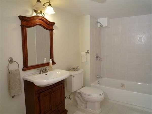 Building Photo - 15 Stimson Ave