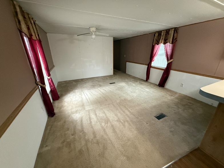 Building Photo - 10530 E Sidney Rd