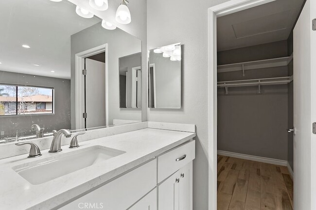 Building Photo - 26408 Via Roble