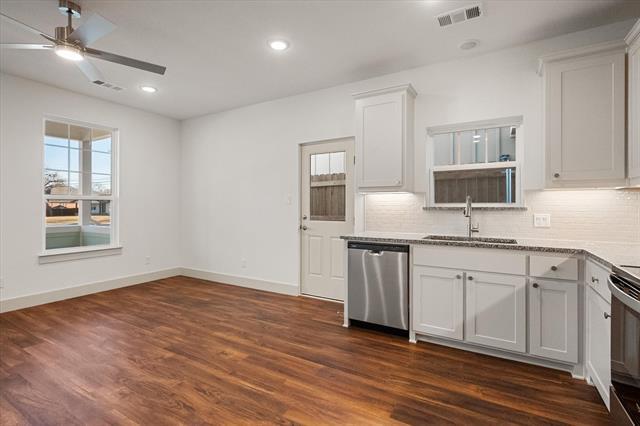 Building Photo - 506 E Kimball St