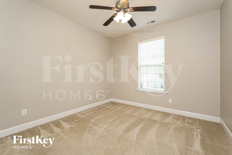 Building Photo - 1643 Ashmead Ln
