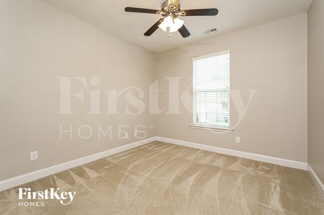 Building Photo - 1643 Ashmead Ln