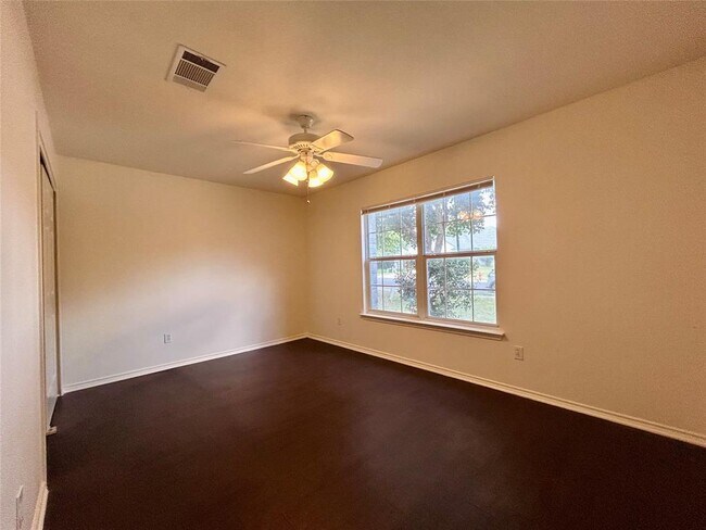Building Photo - 1235 Deerhound Pl