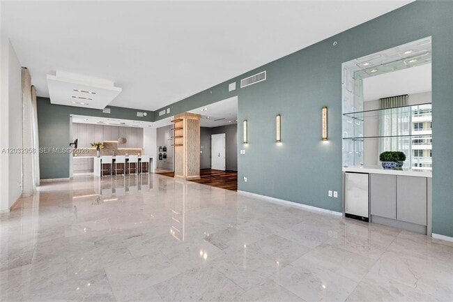 Building Photo - 900 Brickell Key Blvd
