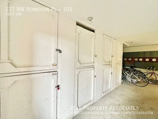 Building Photo - 127 NW Bowdoin Pl