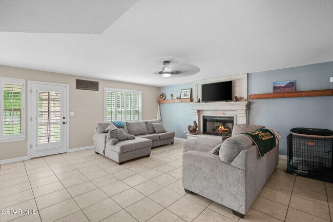 Building Photo - 6052 Bandolero Dr