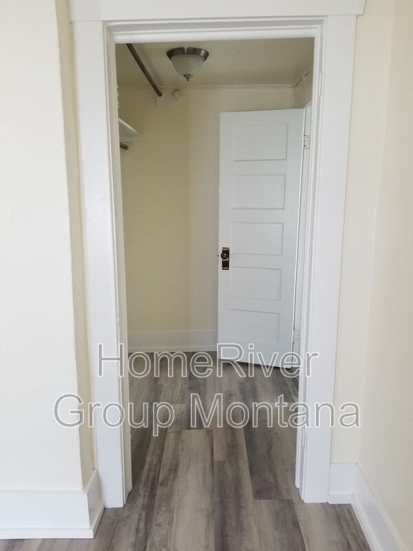 Building Photo - 334 W Alder St