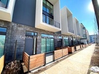 Building Photo - 877 S 200 W