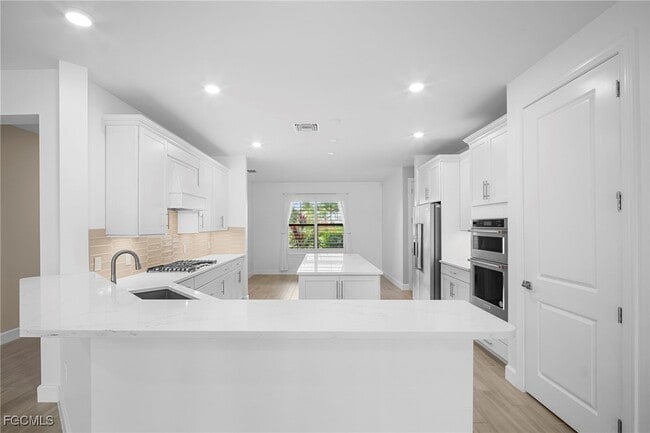 Building Photo - 19001 Aqua Shore Dr