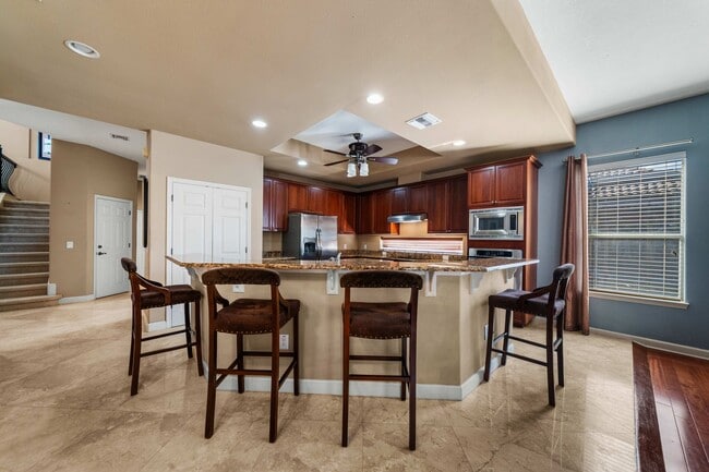 Building Photo - Fully Furnished Executive Rental in Providence