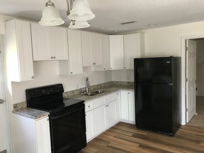 Building Photo - ACCEPTED APPLICATION 9-7-24