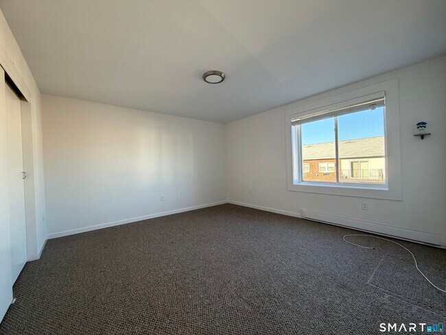 Building Photo - 69 Cove Rd