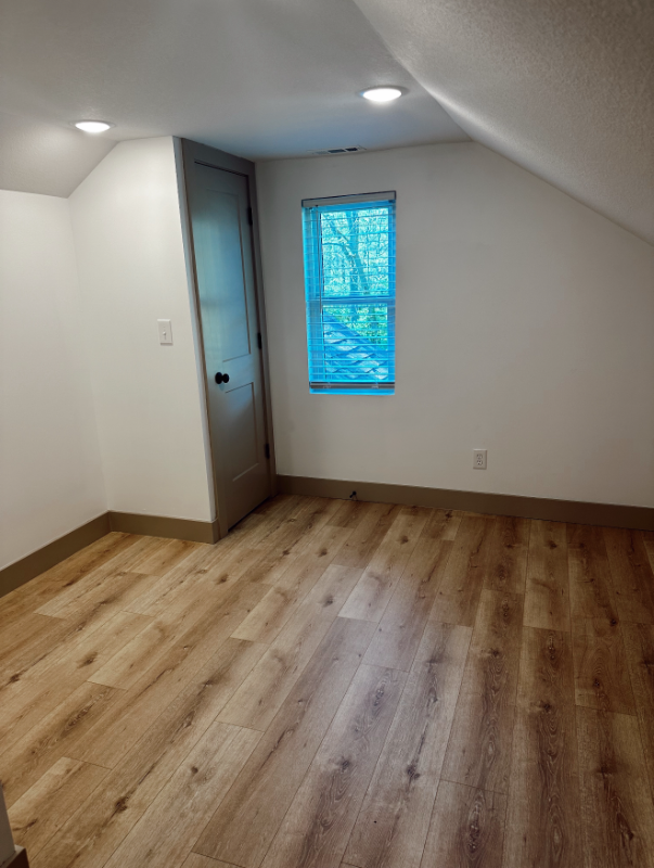 Building Photo - 308 W Worley St