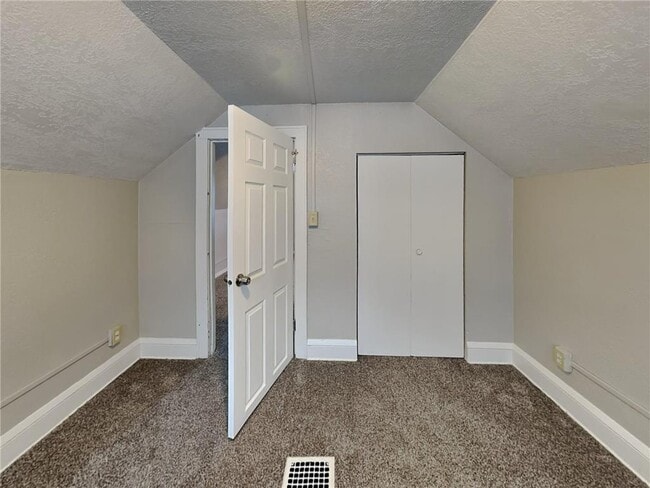 Building Photo - 1856 Clear Ave E