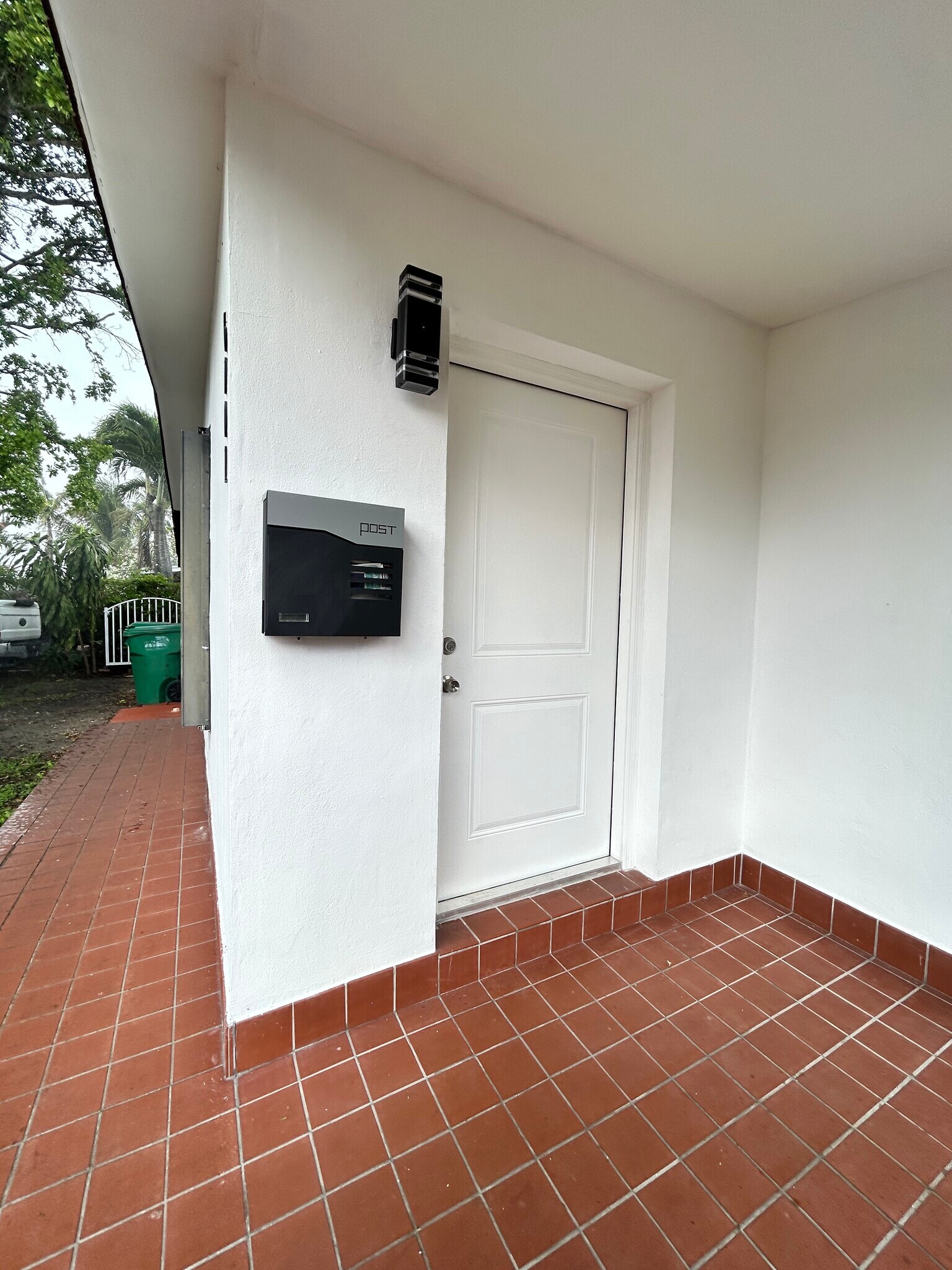 Building Photo - 6001 SW 116th Ave