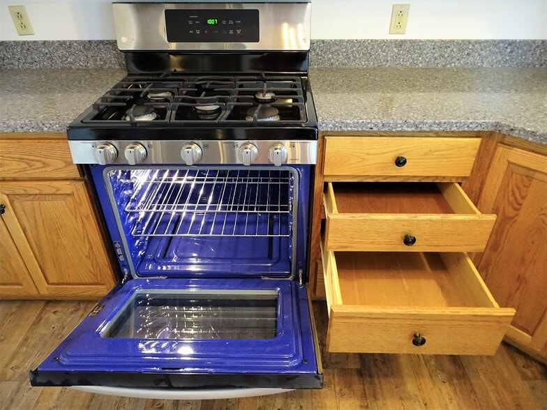 Building Photo - 1005 Ayres Ct