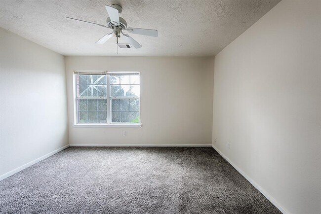 Building Photo - 8139 Sanders Glen Ln