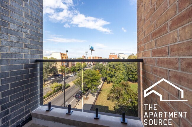 Building Photo - 2351 W Flournoy St