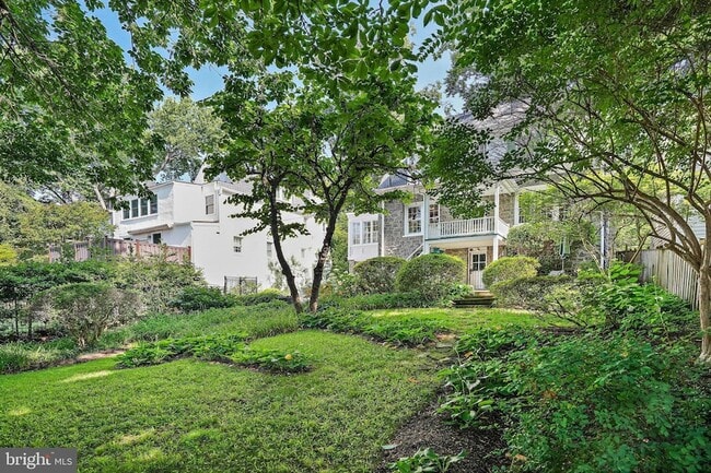 Building Photo - 3612 Albemarle St NW