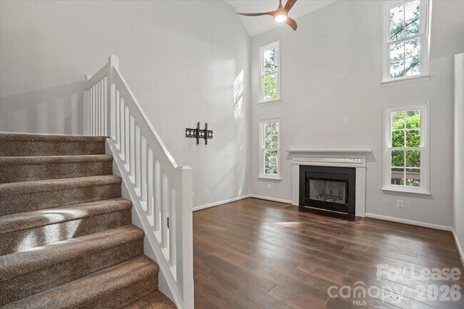 Building Photo - 9022 Roseton Ln