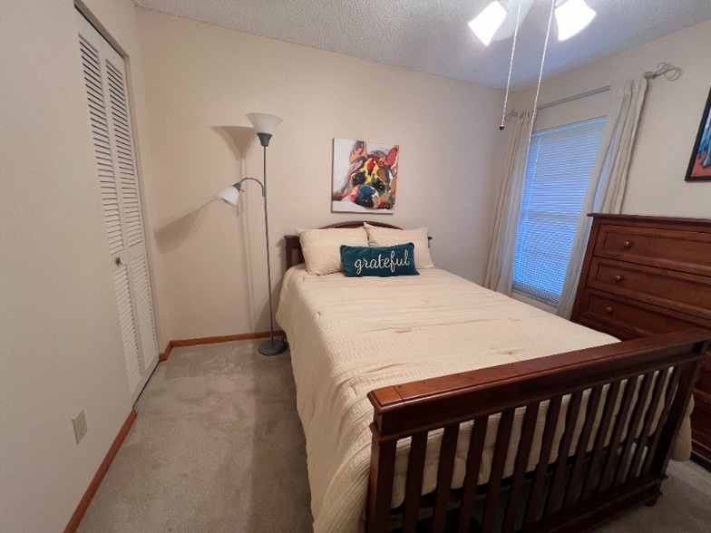 Building Photo - 626 Bellingham Pl