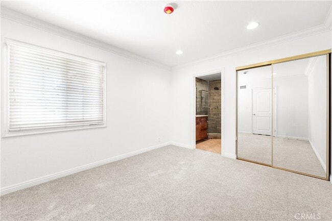 Building Photo - 5892 Meadowlark Dr
