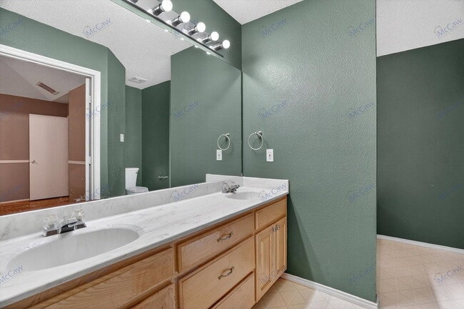 Building Photo - 549 Dylan Ct