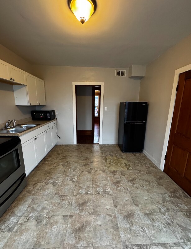 Building Photo - 311-1/2 S Main St