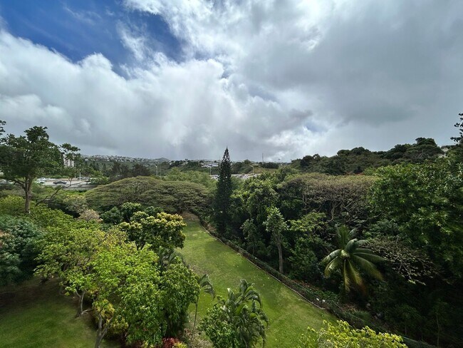 Building Photo - 2-bedroom - Pearlridge Convenience