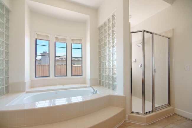 Building Photo - 26148 Legends Ct
