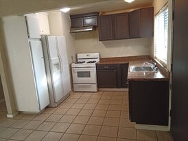 Building Photo - 2209 Cedro Ct