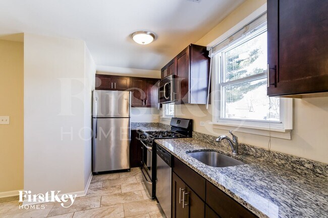 Building Photo - 123 Fairlawn Dr