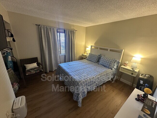 Building Photo - 100 Canebreakers Dr