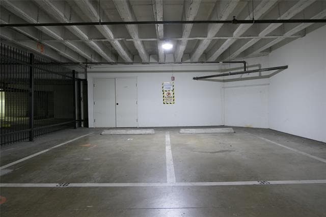 Building Photo - 5320 E Mockingbird Ln