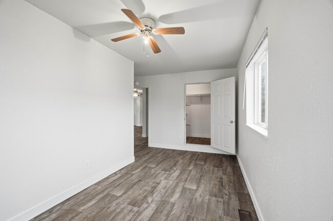 Building Photo - 5111 N Stone St