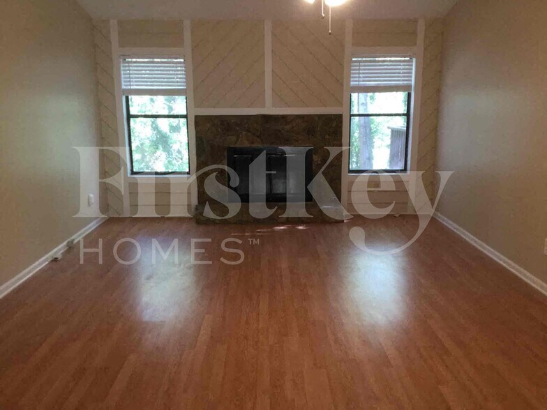 Building Photo - 4005 Rock Mill Pkwy