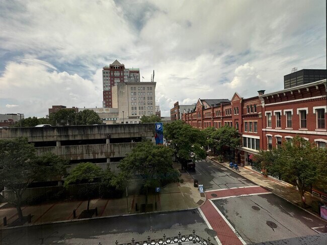 Building Photo - 83 Hanover St